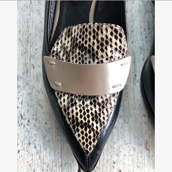 Nicholas Kirkwood 38 black loafer flats snake print leather pointed toe Womens - Picture 5 of 13